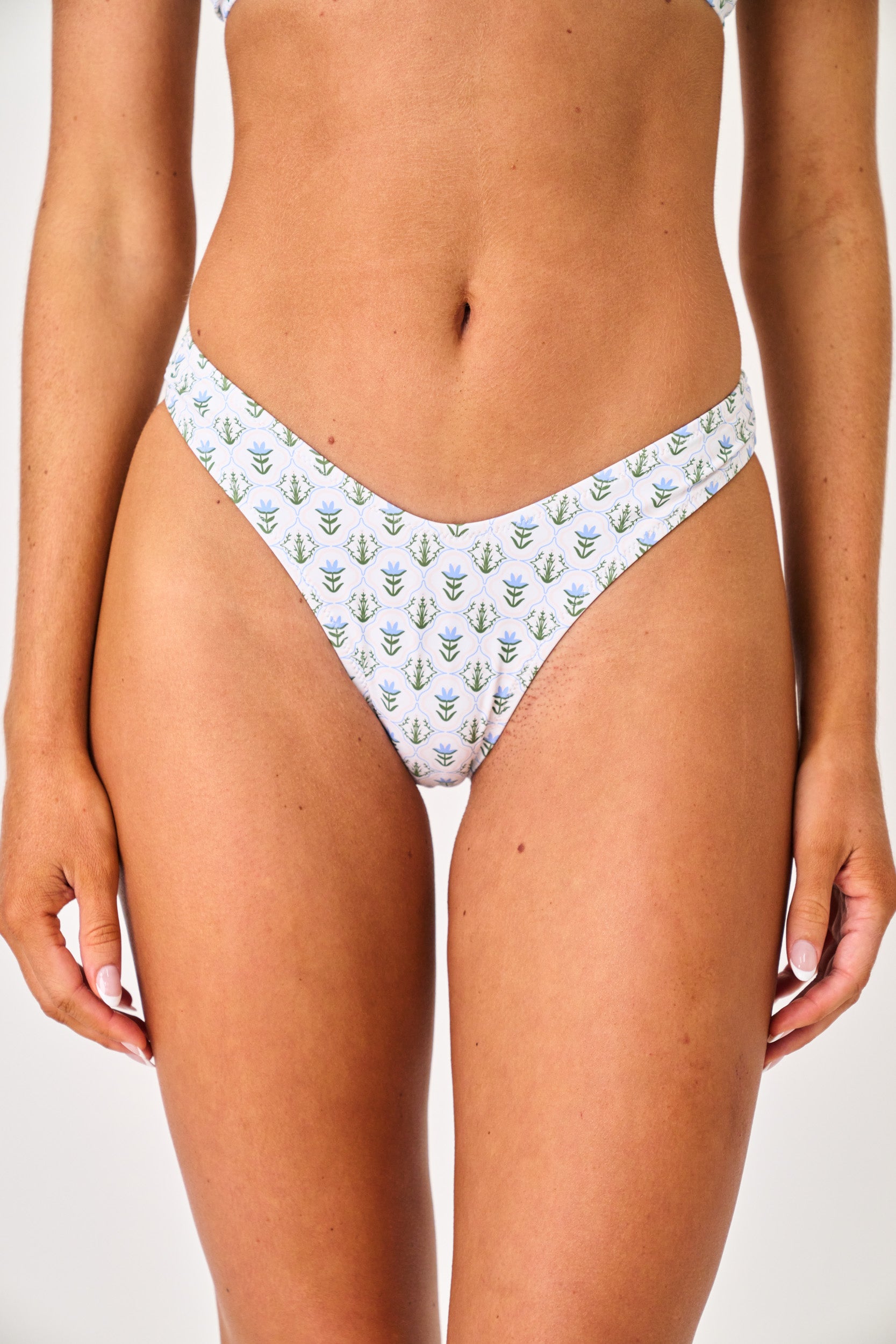 Lulu Moderate Bottom