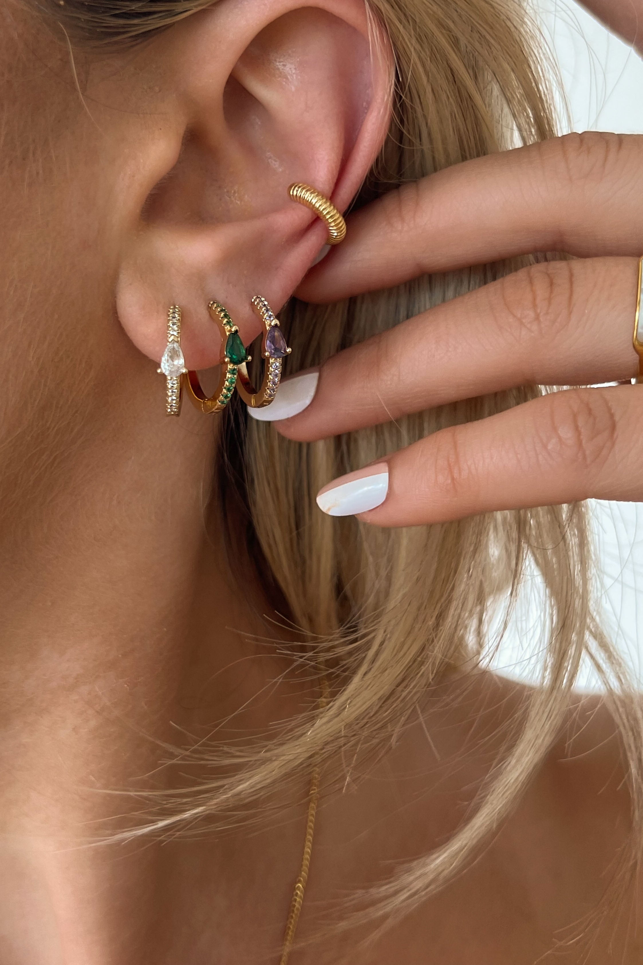 Devina Hoops