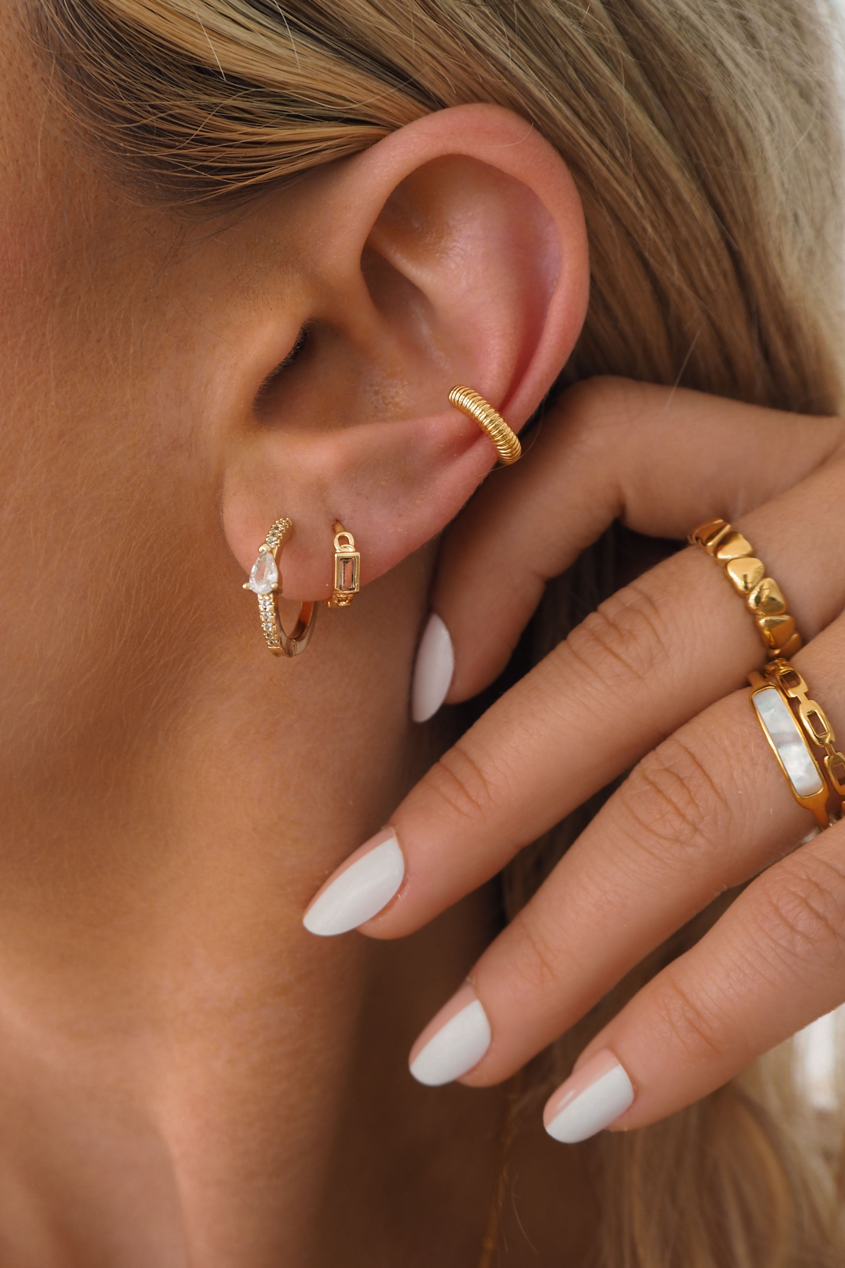 Devina Hoops