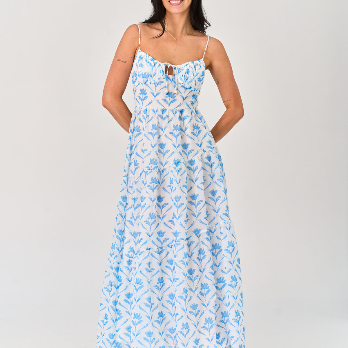 grey bandit white dress Amalfi Large SIZE:USA 8 / EU 38 / UK 10 Morilee 