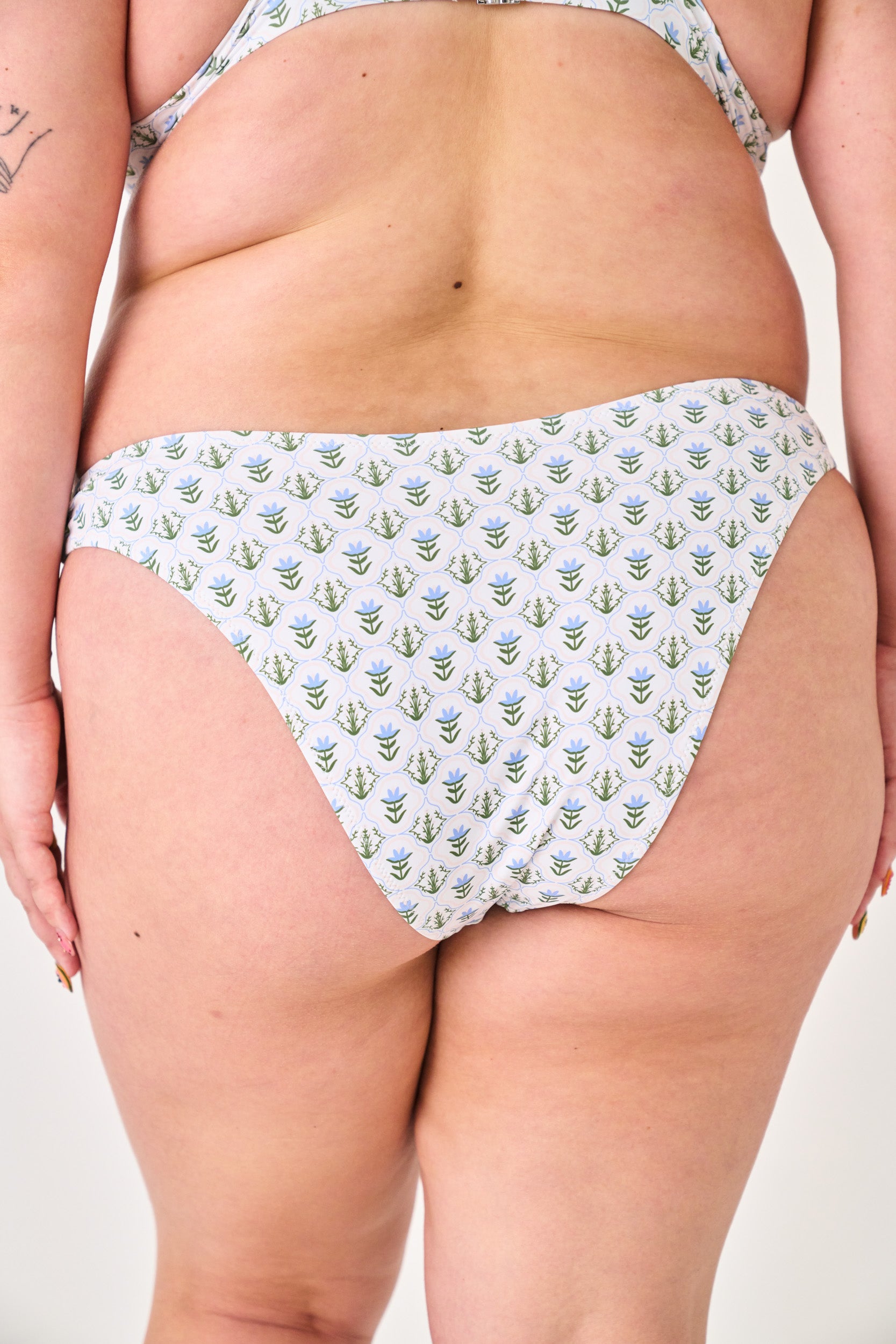 Lulu Moderate Bottom