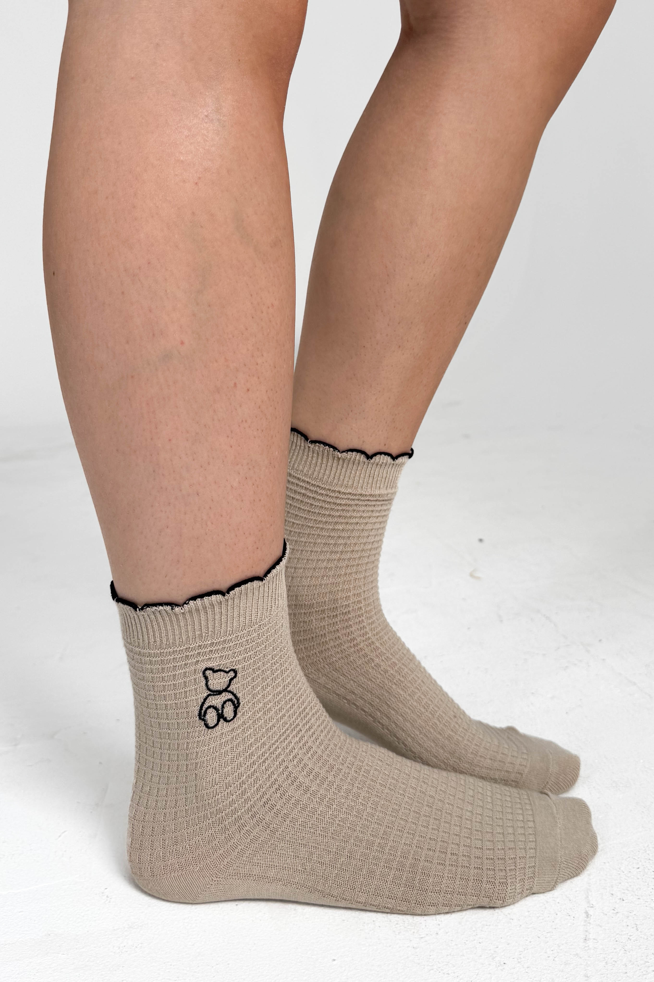 Brown Waffle Embroidered Bear Socks